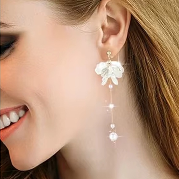 Angel Gold and White Floral Earrings with Pearl Accents - Picture 10 of 12